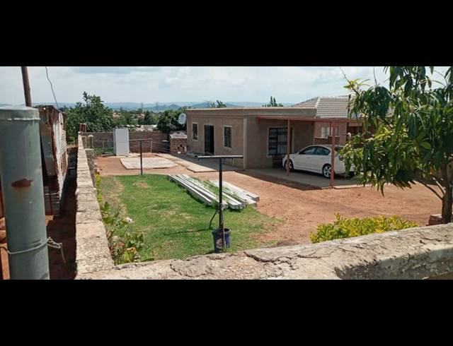 1 BEDROOM HOUSE FOR SALE IN ITSOSENG